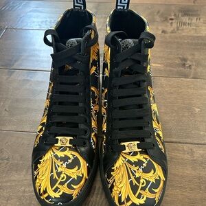 Versace Men's Sneakers in Black and Gold Baroque
